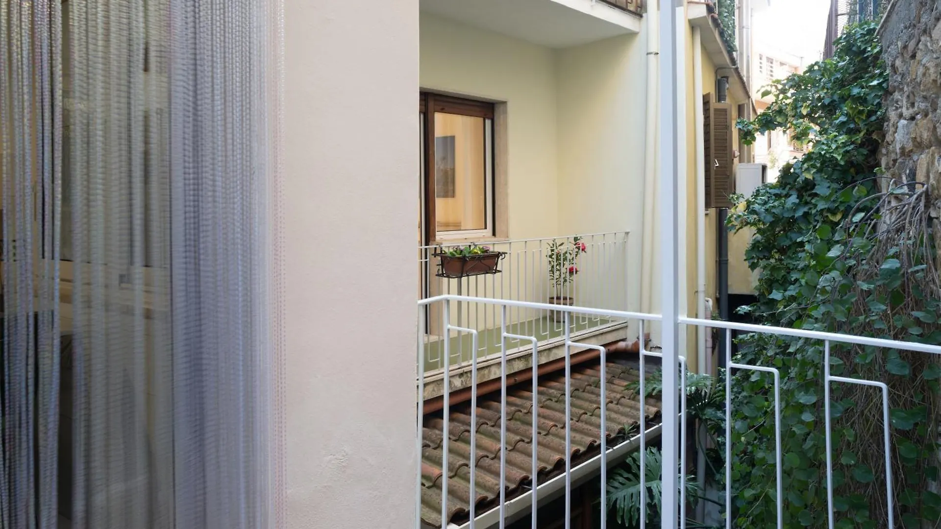 Sara Guest House 陶尔米纳 公寓